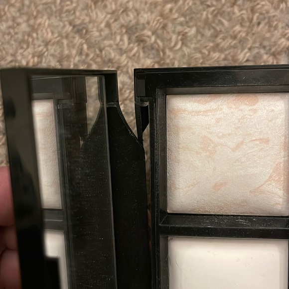 bareMinerals Invisible Light Translucent Powder Duo - Picture 9 of 10